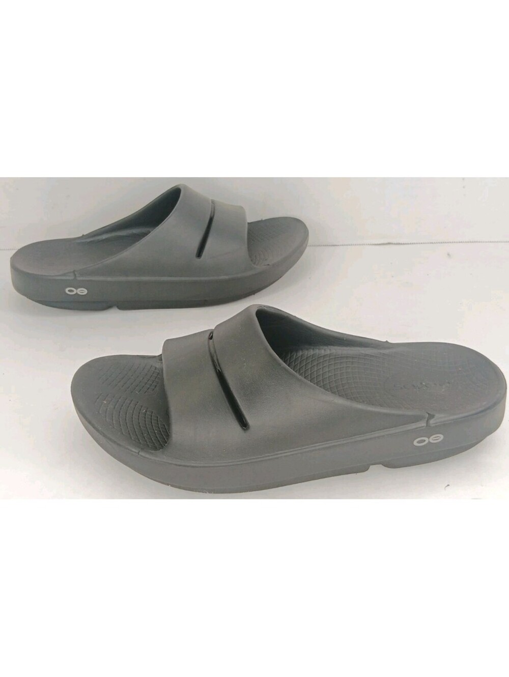 Oofos OOmega OOahh Slide Recovery Black Sandals Shoes  Womens 9 Men 7